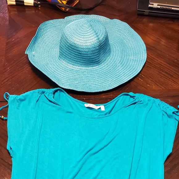 La vie en rose beach wear and straw hat combo. - Picture 4 of 4